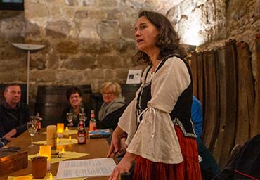 Stilvolles Ambiente im Gewölbekeller des Stadtmuseums in Siegburg.